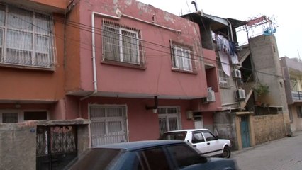 Genç kız önce bebeğini sattı sonra tehdit etti