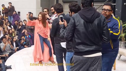 || Neelam Muneer - Mahi Ve - Another live Dance - During promotion Chupan Chupai ||
