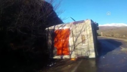 Yolcu otobüsü devrildi: 30 yaralı  - KARS