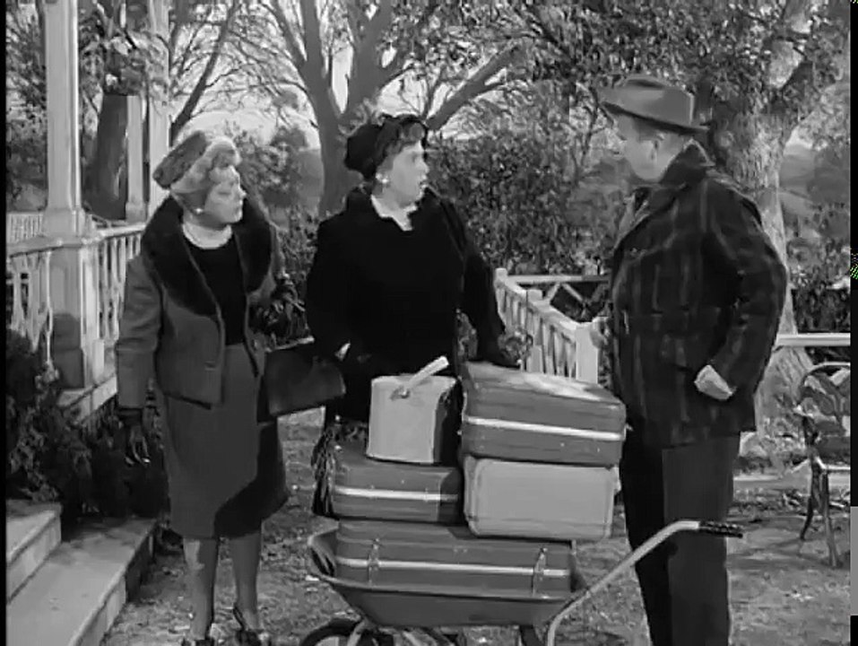 Petticoat Junction - S 1, E 20 (1964) - Last Chance Farm