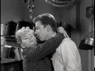 Petticoat Junction - S 1, E 14 (1963) - Cannonball Christmas