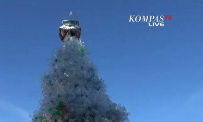 Pohon Natal dari DVD hingga Botol Plastik Bekas