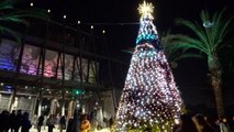 Los Angelas Sokaklarında Yeni Yıl Coşkusu- Şehrin Sokakları Renkli Işıklarla Süslendi