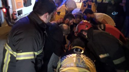 Kontrolden çıkan ticari araç bariyerlere çarptı: 1’i ağır, 2 yaralı