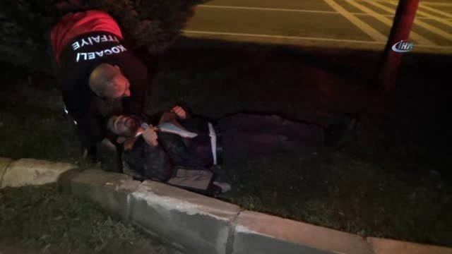 Kontrolden Çıkan Ticari Araç Bariyerlere Çarptı: 1'i Ağır, 2 Yaralı