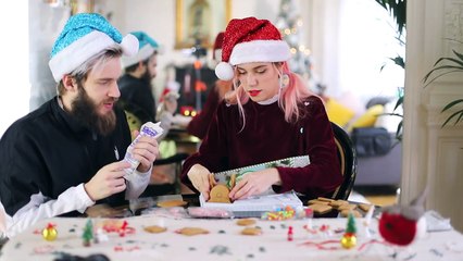 MAKING A GINGERBREAD TRAIN-Pewdiepie and marzia
