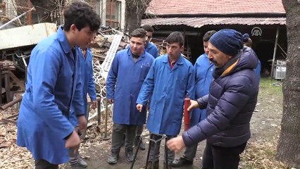 Hurdalar öğrencilerin elinde 'hayat' buluyor - AFYONKARAHİSAR