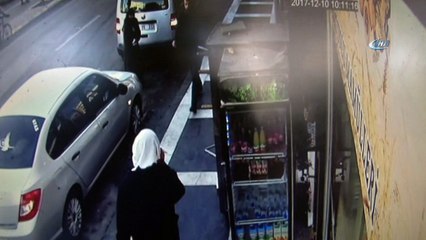 Gaz pedalı takılı kalan halk otobüsü 9 araca böyle çarptı