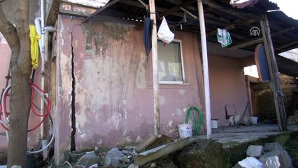 Heyelan nedeniyle yıkılma riski bulunan evlerin boşaltılması tebligatı - ZONGULDAK