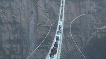 China inaugura maior ponte de vidro do mundo