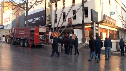 Mobilya dükkanı yanında yangın