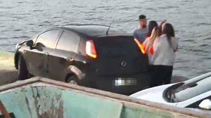 Başka Kadınla Gördüğü Erkek Arkadaşına Tokat Attı