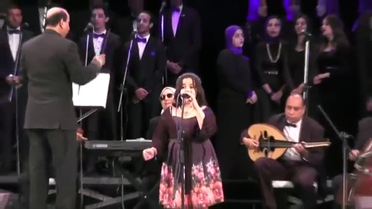 اشرقت احمد طفلة ذا فويس كيدز الموسم التانى تغنى اما براوه لايف