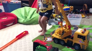 Garbage Truck Videos for Kids - Fast Lane Garbage Recycling Truck UNBOXING LEGO Play FamilyToyReview