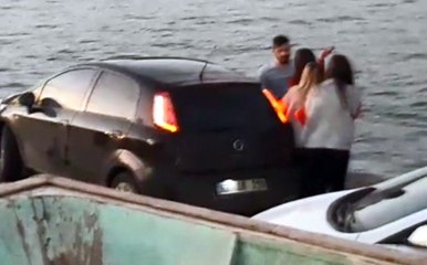 Başka Kızla Yakaladığı Sevgilisine Bunu Yaptı !