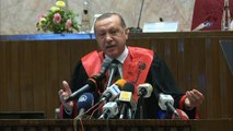 - Cumhurbaşkanı Erdoğan: 'DEAŞ, PYD gibi gibi terör örgütlerini taşeron olarak kullanıyorlar'- 'Sırtımızı kardeşlerimize dönersek uçuruma yuvarlanmış oluruz'- '128 ülke şantaj ve tehditlere rağmen tasarı lehine oy kullandı'