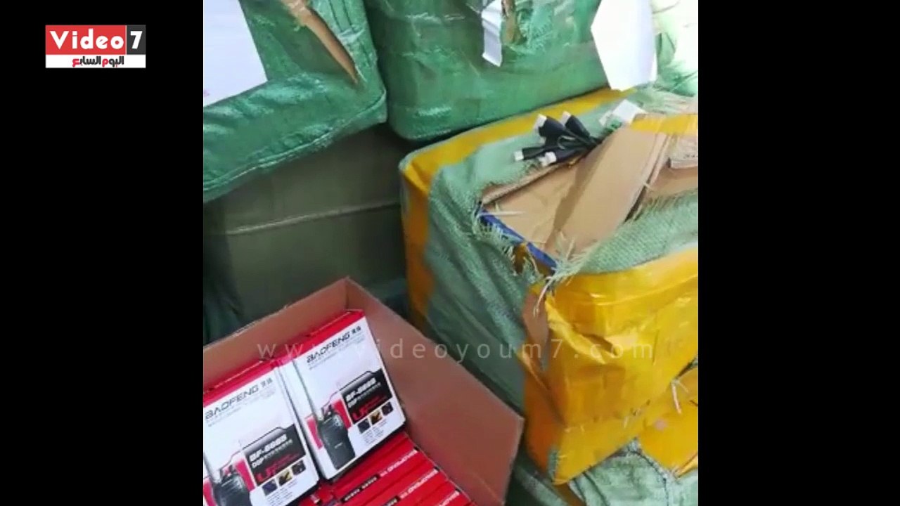 شرطة محور قناة السويس تضبط 60 جهاز لاسلكى مهربا...