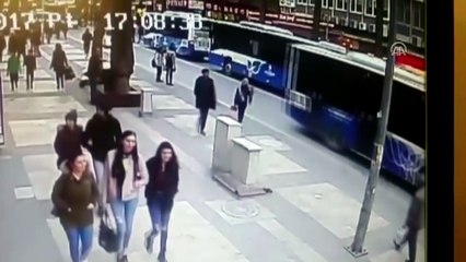 Öğrencinin yaralandığı kaza kameraya yansıdı - DENİZLİ