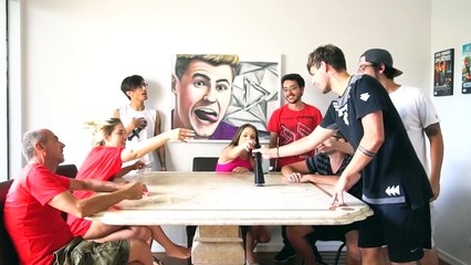 AMIGO SECRETO DA CASA!! ( DEI UM IPHONE X? ) [ REZENDE EVIL ]