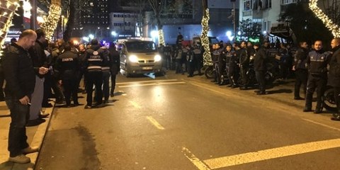 Kaldırım Çalışması Zabıta Ekiplerini Karşı Karşıya Getirdi