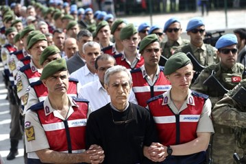 60 Bin Hükümlü Tek Tip Kıyafet Giyecek, Giymeyi Reddedenlere Hücre Hapsi Verilecek