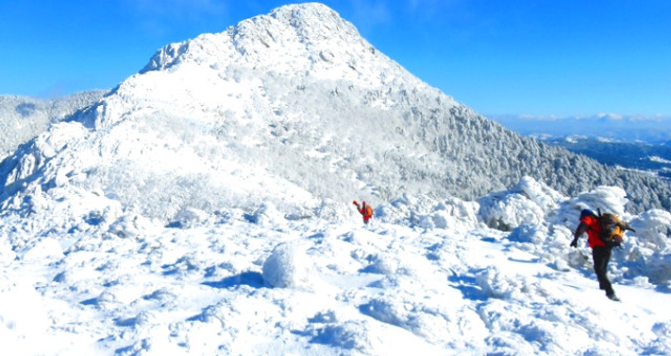 Balıkesir'de Yüksek Kesimlere Yağan Kar, Eşsiz Görüntüler Oluşturdu
