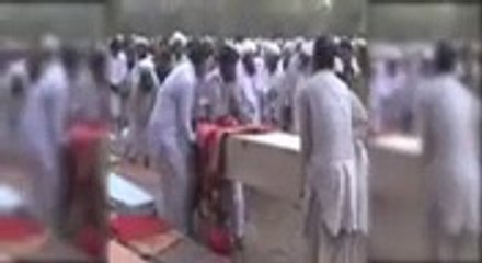 apni gunanahgar ankhon say dikhian ksiy ya qabar raat ko