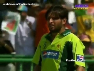 Afridi abusing Dhoni and Dhoni's Epic Reply  4,6,4,4,6,6,4 NEVER MESS WITH MSD