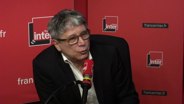 Eric Coquerel au micro de Frédéric Métézeau