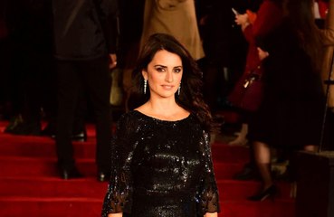 Penelope Cruz loves London in winter