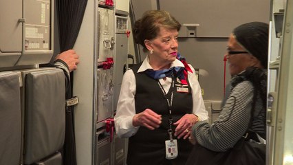 La doyenne des hôtesses de l'air célèbre ses 60 ans de carrière