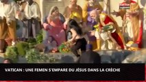 Vatican : Une Femen s’empare de Jésus dans la crèche (Vidéo)