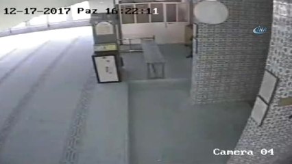 Kuran Kursu İçin Toplanan Parayı İmamın Odasından Çaldı