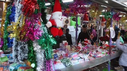 - Kerkük'e ilk kez süslü çam ağacı