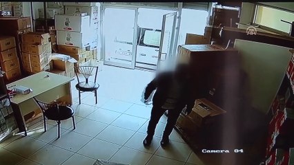 Hırsızlık için iş yerine girdiğini iddia ettiği kişiyi dövdü - KONYA