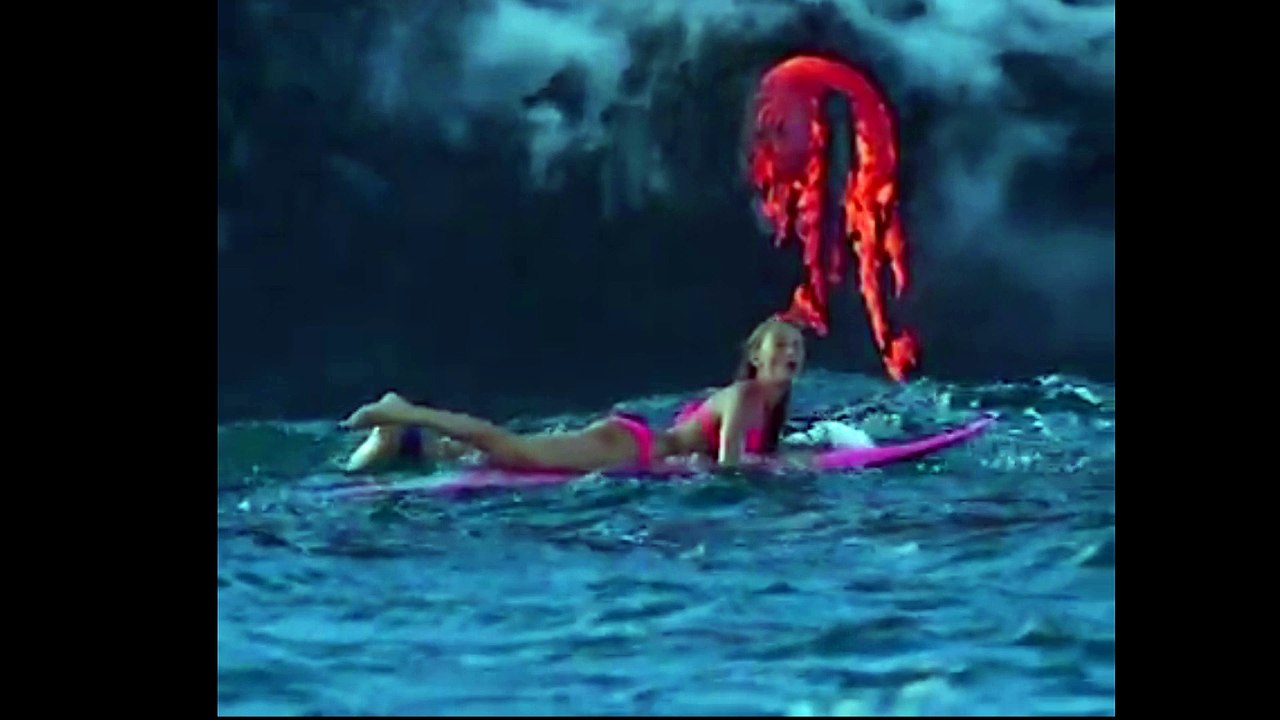 Nadando junto lava bolcánica impresionante