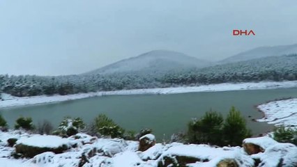 Çanakkale Kazdağları'nda Elma Ağaçlarında Kar Güzelliği