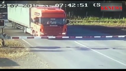 Recorded In Camera, Otherwise, Nobody Would Have Believed That Anything Could Happen Like This_2017_1_clip1