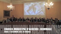 Minute de silence au conseil municipal d'Auxerre