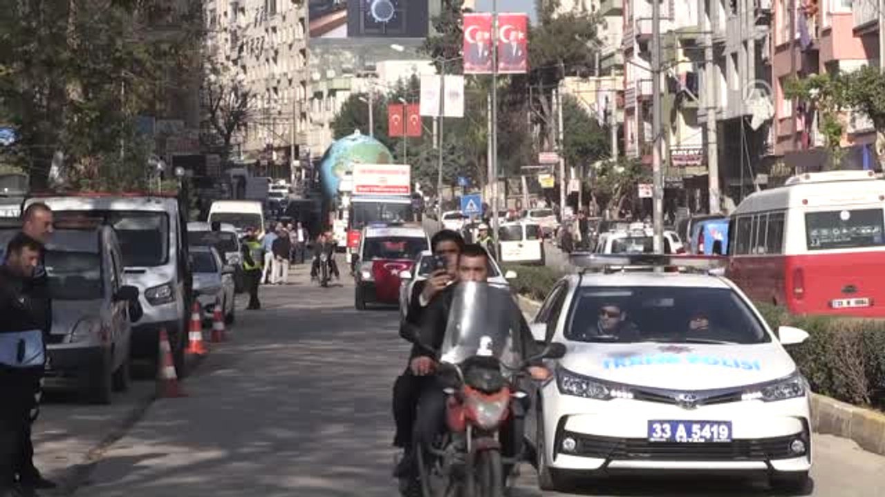 Atatürk Heykeli Yerleştirileceği Alana Konvoy ile Getirildi