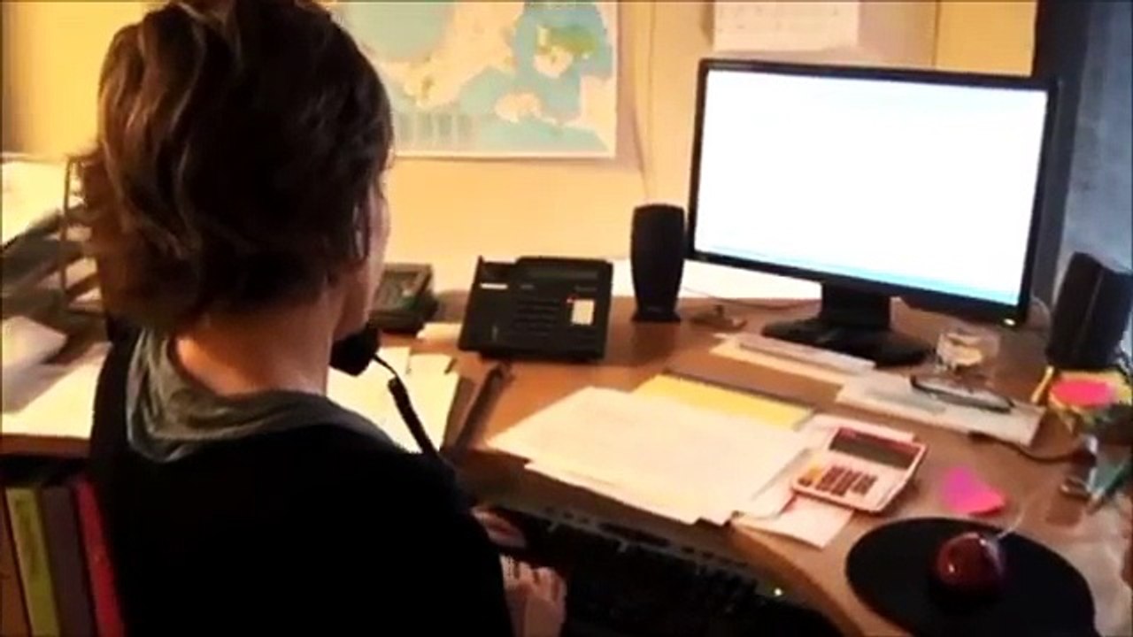 Carpet Cleaning Melbourne CALL 1300 662 188 _ Carpet Dry Cleaning Melbourne Australia