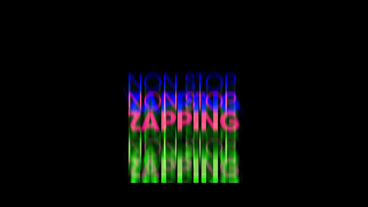 Il perd le contrôle de sa moto et fait une énorme chute ! (Vidéo)