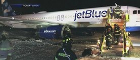 Un avion dérape sur le tarmac gelé de l'aéroport de Boston