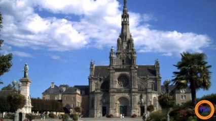 Un jeune prêtre fait un arrêt cardiaque pendant la messe de Noël et décède en plein office