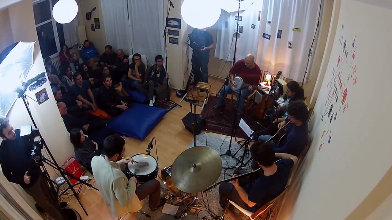 Pinhani - Hele Bi Gel (Video)