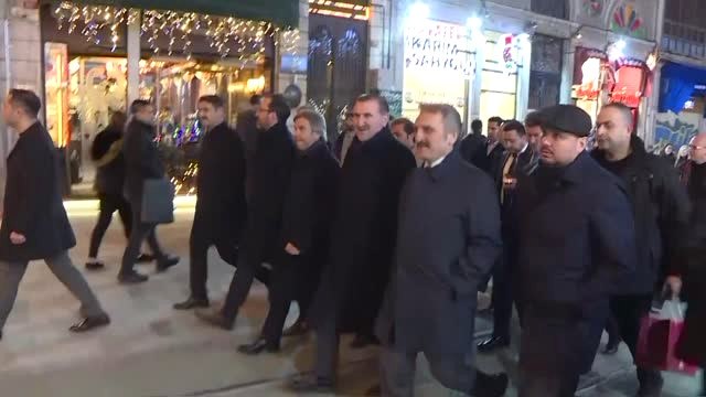 Gençlik ve Spor Bakanı Bak, Beyoğlu Belediyesi Gençlik Merkezi'ni Ziyaret Etti