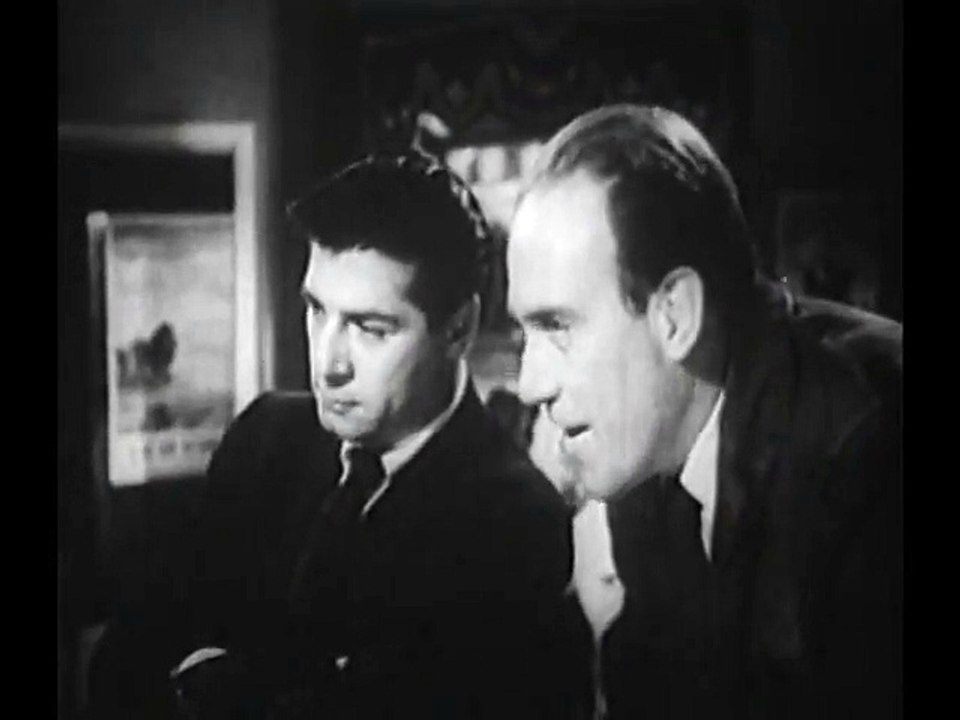 Foreign Intrigue S01E09 Flea Market