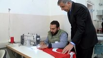 Suriyelilerin Diktiği İlk Türk Bayrağı Göndere Çekildi