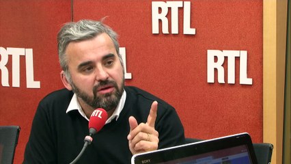 Chômage : "Gare à l'entourloupe", clame Alexis Corbière sur RTL