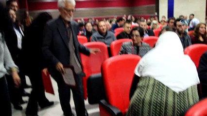 Azmin böylesi...İlkokul mezunuydu, şimdi ikinci üniversiteyi okuyor